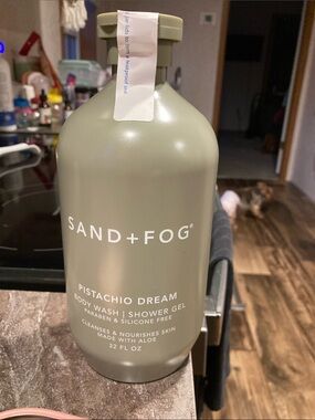 SAND+FOG Pistachio Dream Body Wash — Green